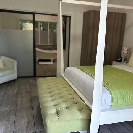 Calla Lily Guesthouse Mbombela Buitenkant foto
