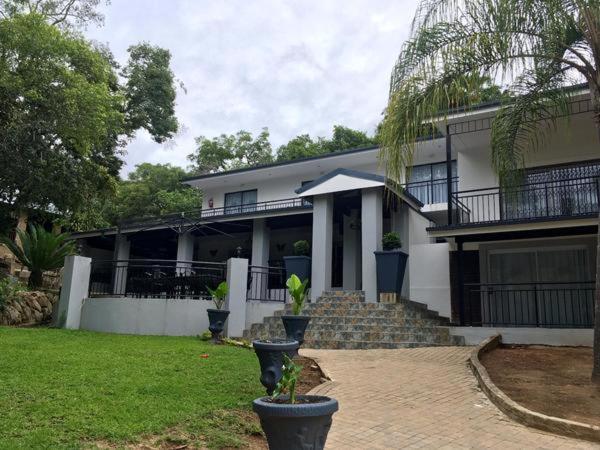 Calla Lily Guesthouse Mbombela Buitenkant foto