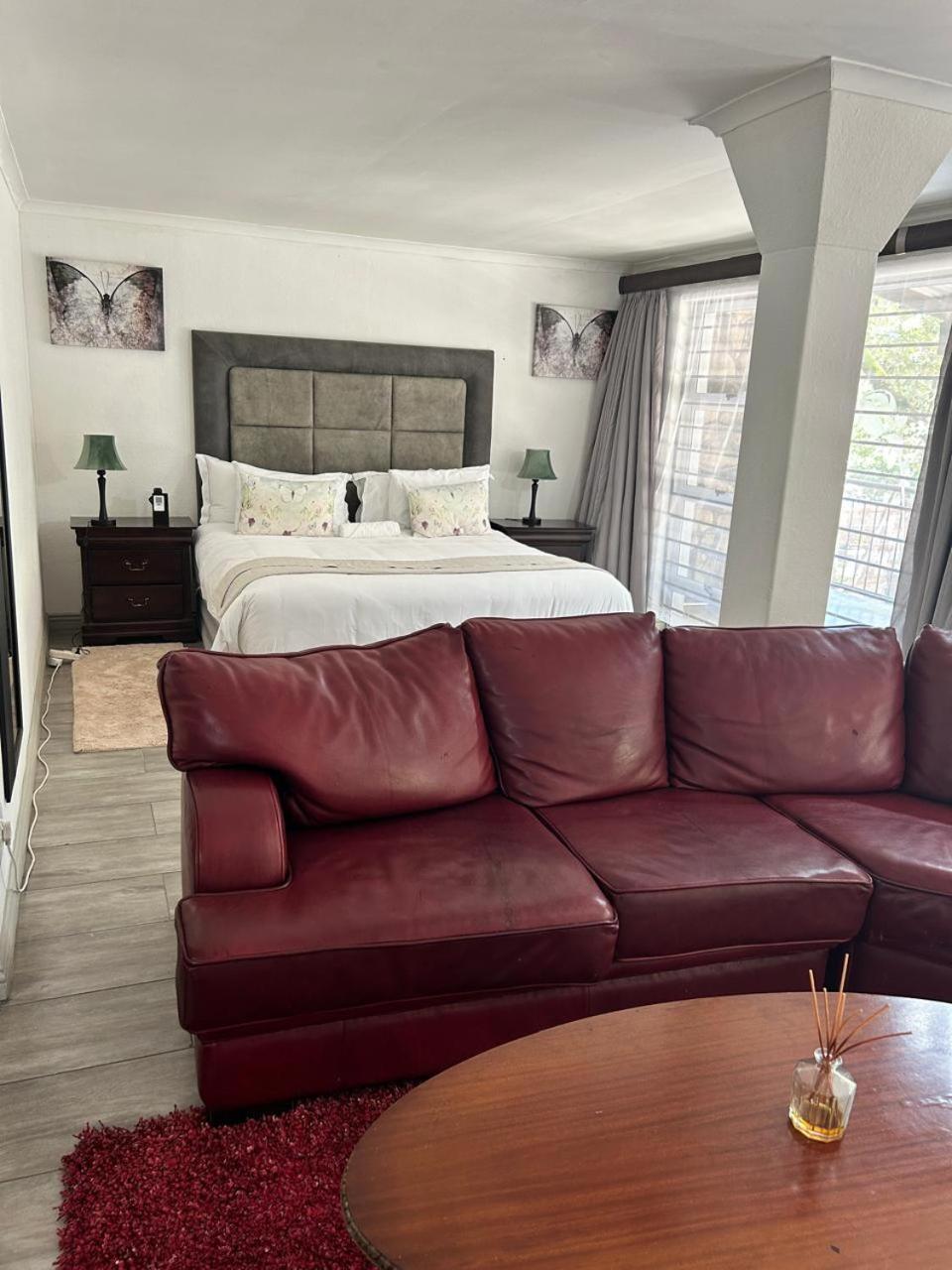 Calla Lily Guesthouse Mbombela Buitenkant foto