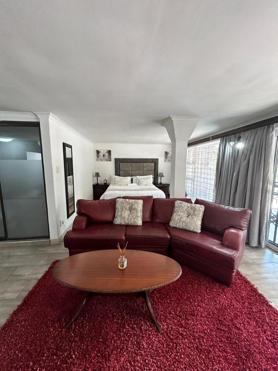 Calla Lily Guesthouse Mbombela Buitenkant foto