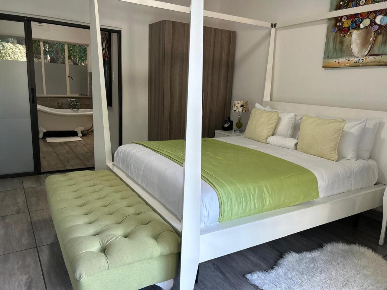 Calla Lily Guesthouse Mbombela Buitenkant foto