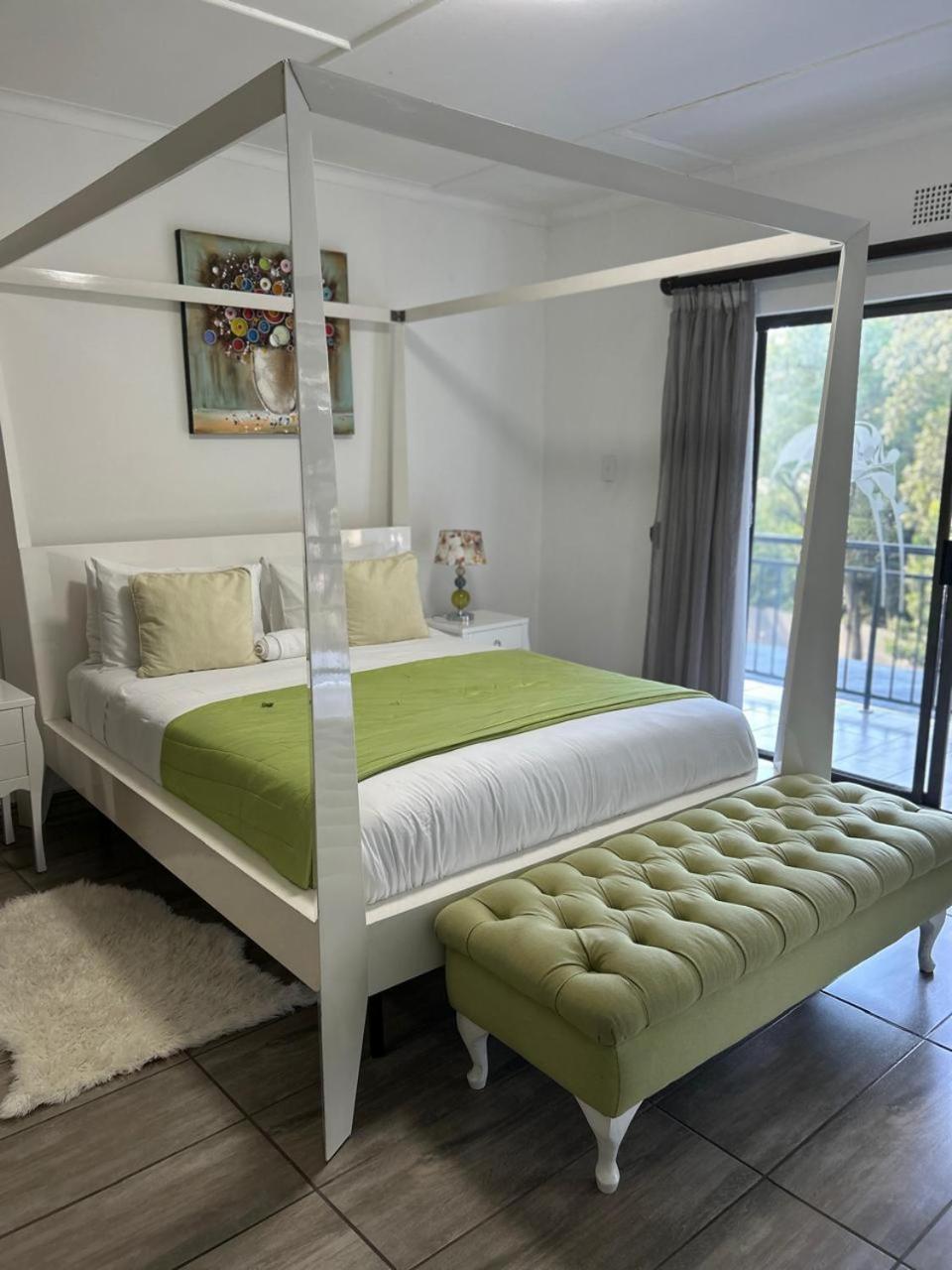 Calla Lily Guesthouse Mbombela Buitenkant foto