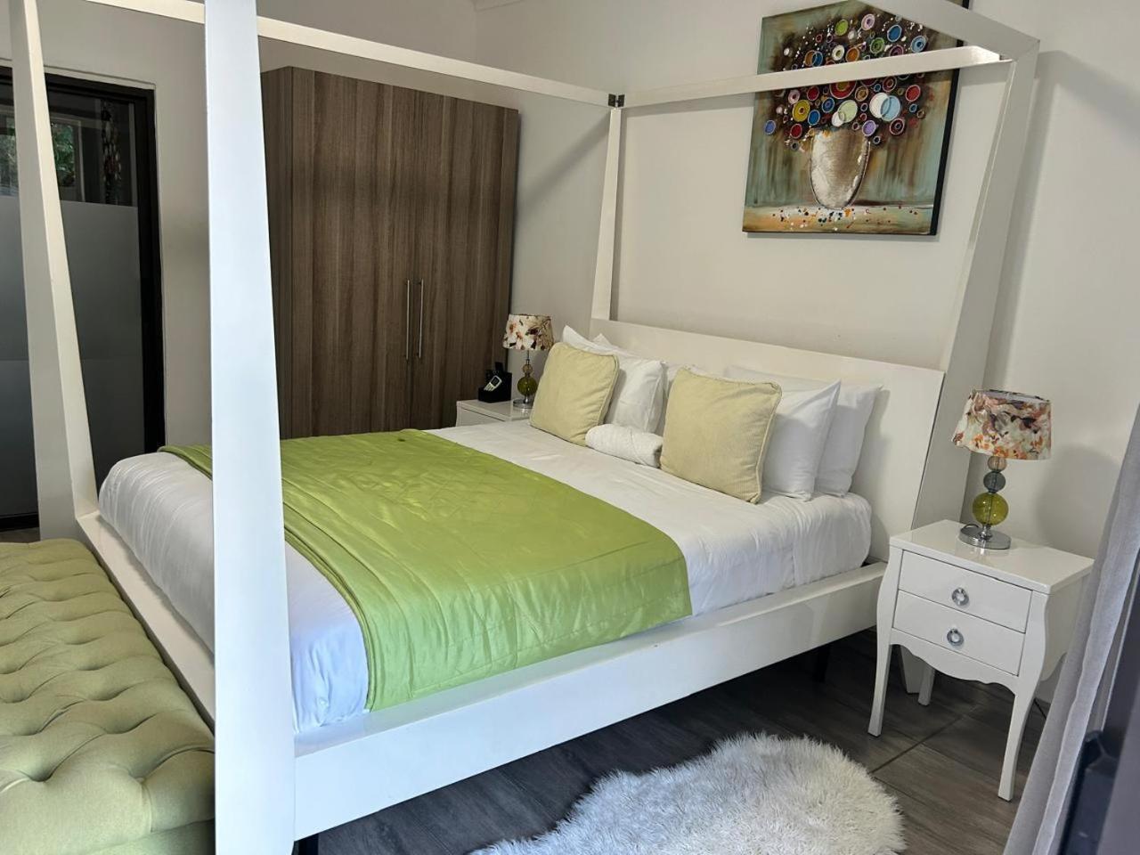 Calla Lily Guesthouse Mbombela Buitenkant foto
