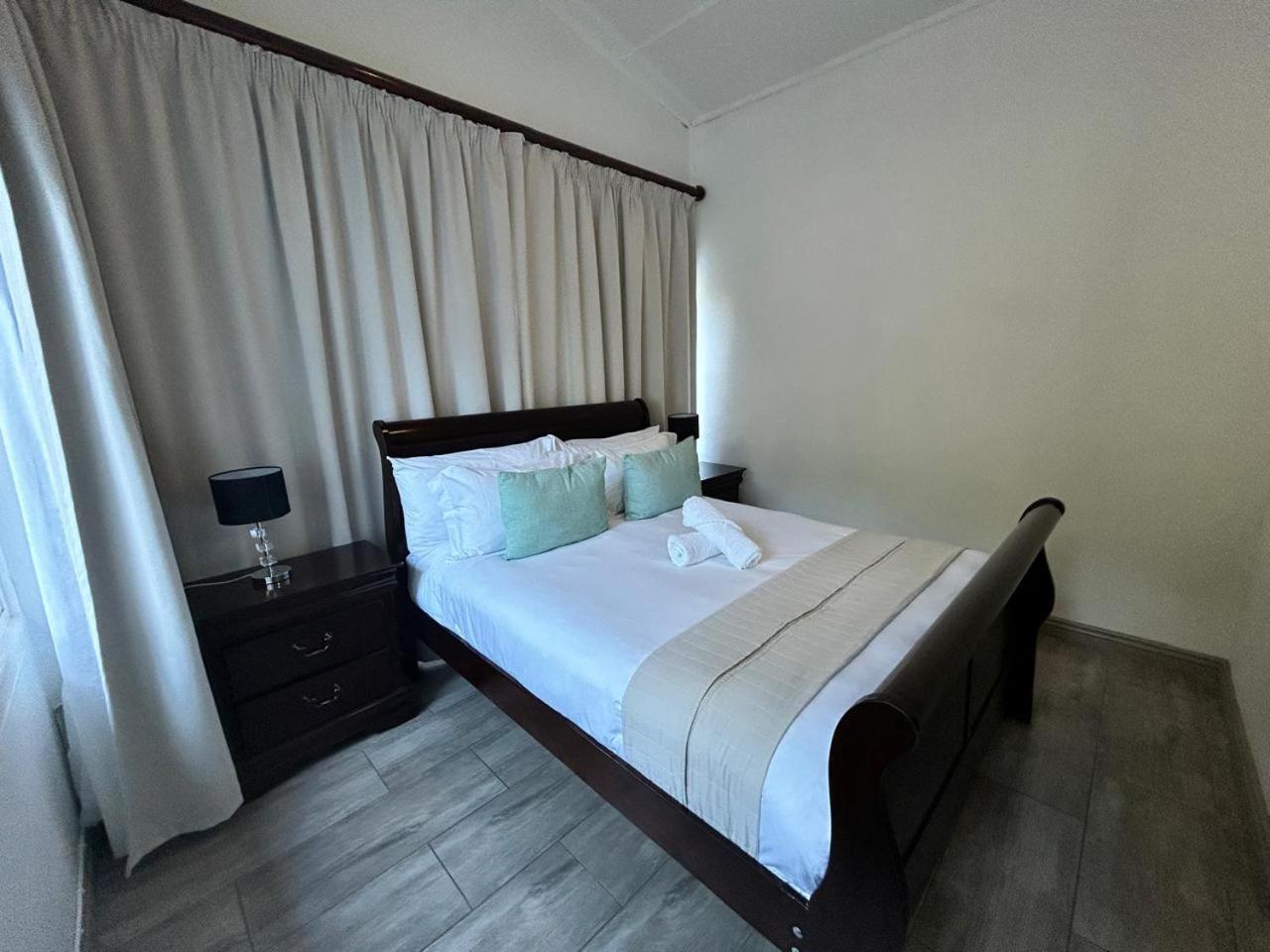 Calla Lily Guesthouse Mbombela Buitenkant foto