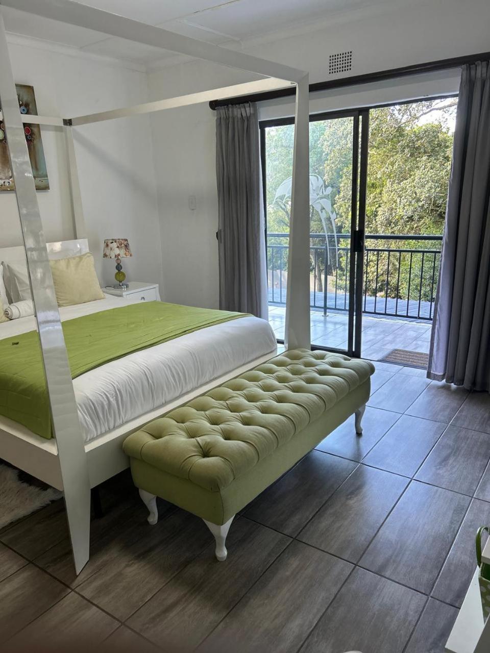Calla Lily Guesthouse Mbombela Buitenkant foto