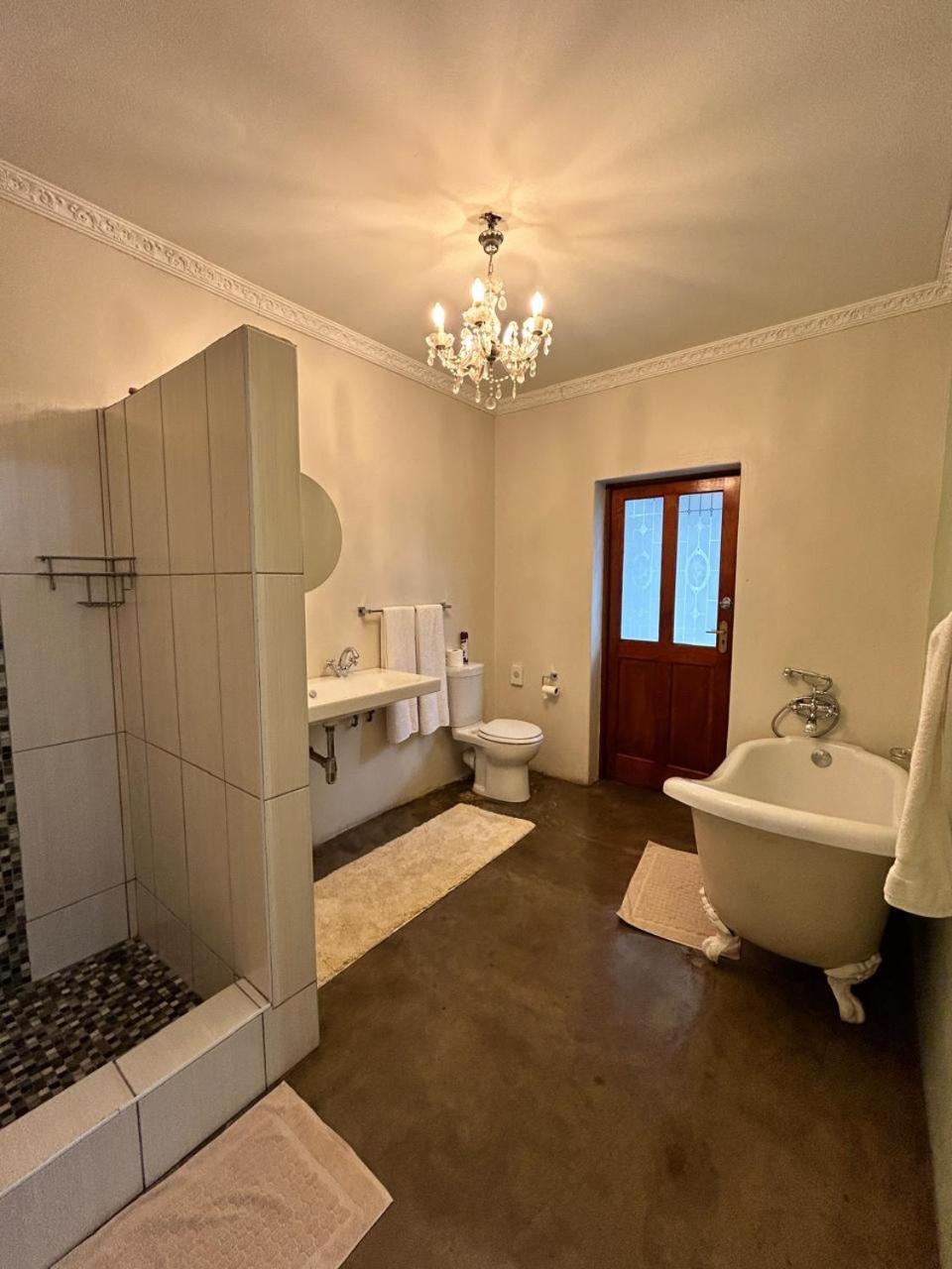 Calla Lily Guesthouse Mbombela Buitenkant foto